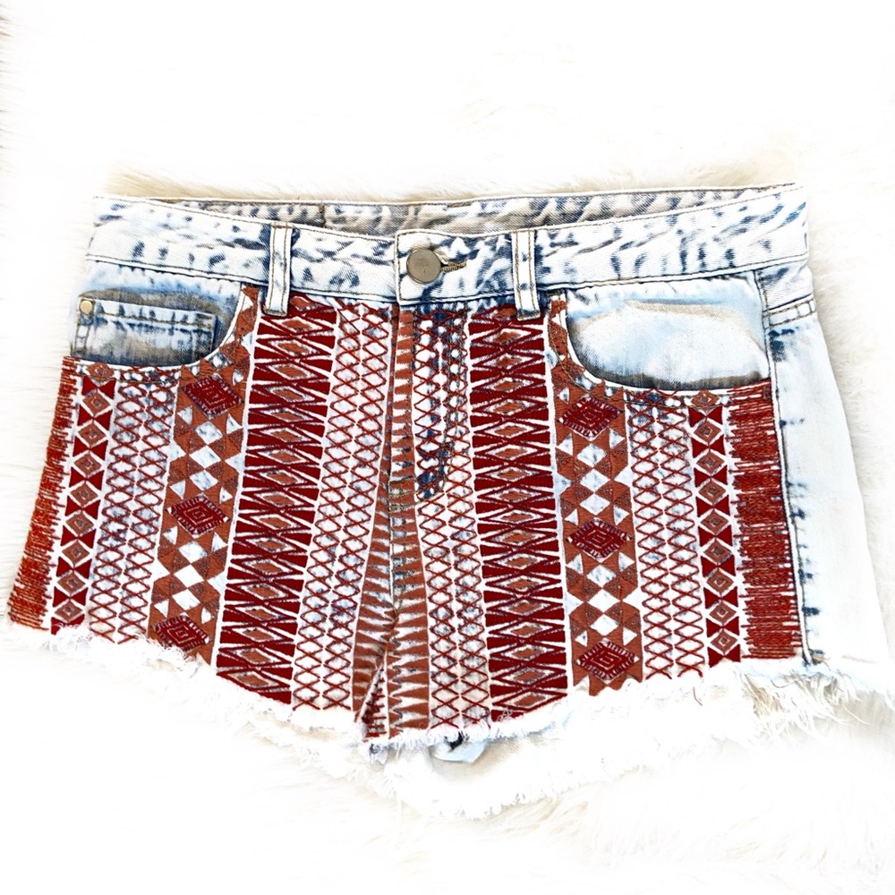 Lord & Taylor UNIQUE Aztec Boho Embroidered Shorts
